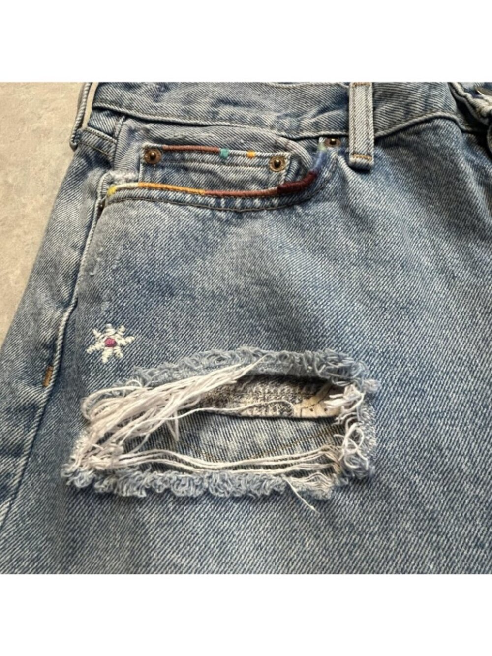 Polo Ralph Lauren Jeans Womens 29R Fits 32 Blue Light Wash Mom Distressed Heart - Picture 5 of 16